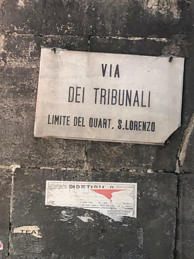 La Casina Di Lia In Via Dei Tribunali เนเปิลส์ ภายนอก รูปภาพ